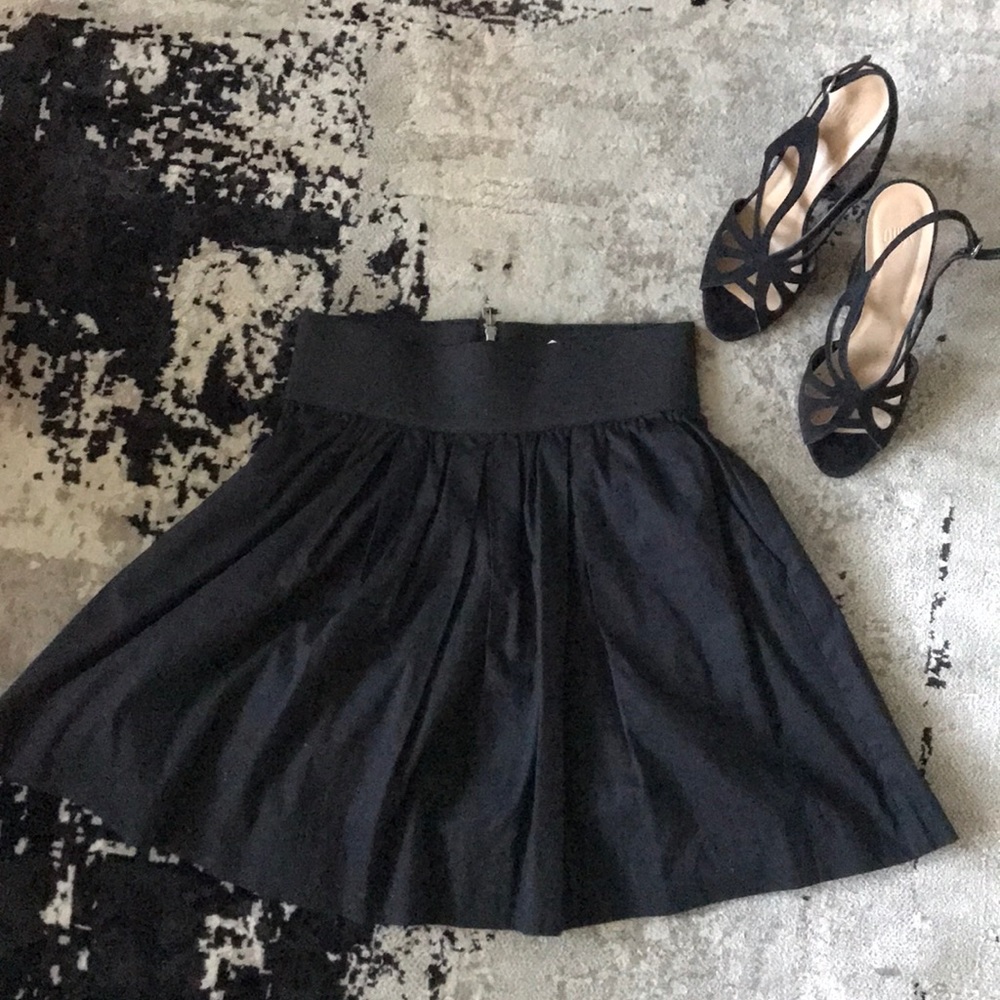 Adorable dark blue skirt